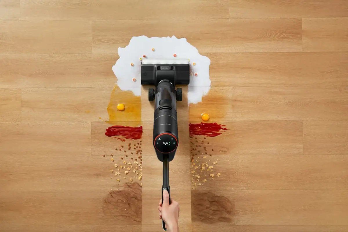 vacuum-cleaning-floor.webp